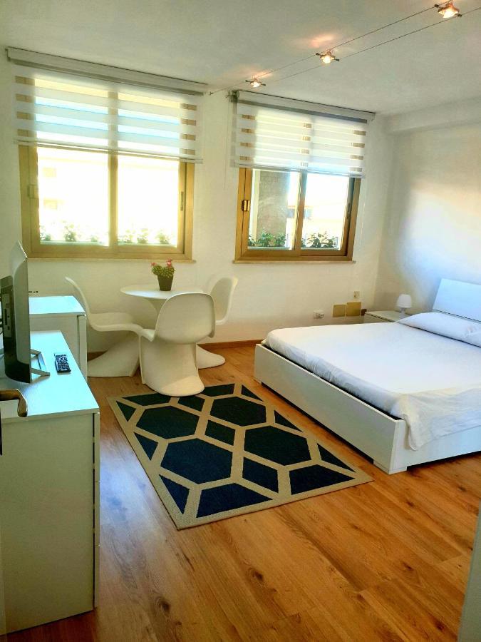 Central City Rooms 奧爾比亞 外观 照片
